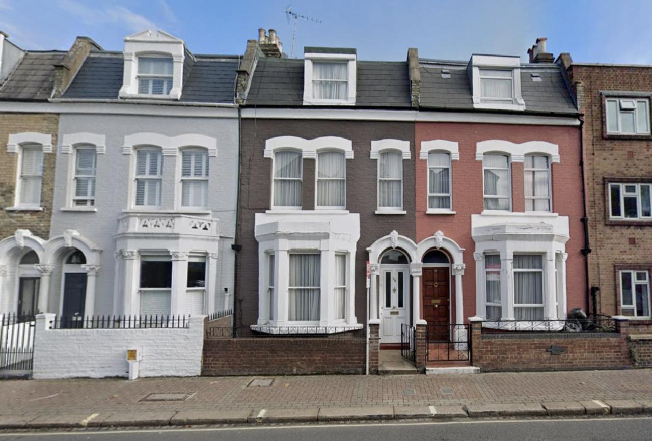 Cheerful 4 Bedroom Victorian House With Back Courtyard Сasa de vacaciones Londres